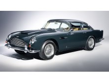 Aston-Martin-DB5-1080x1920.jpg