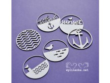 SUMMER AT THE SEASIDE - round tags.jpg