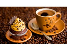 Cupcake cream and cup coffee-1600x900.jpg