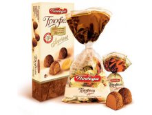 10996513.couple truffles apricot.jpg