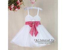 Chirstmas_Girl_Princess_Dresse_Children_s_Party_Dress_White_Evening_Dresses_With_Hot_Pink_Bow_For_Kids_Clothes_GD30721_12.jpg_200x200.jpg
