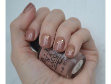 OPI Barefoot in Barcelona + Essence Make it golden.JPG