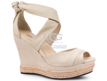 1004279   UGG, 3600 