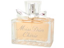 MISS DIOR CHERIE lady.jpg