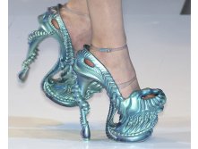 alexander_mcqueen_shoes_spring_2010.jpg