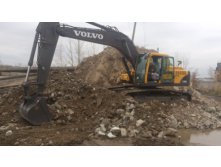  VOLVO EC 240 BLC