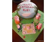 Peppa-Pig-Cakes13.jpg