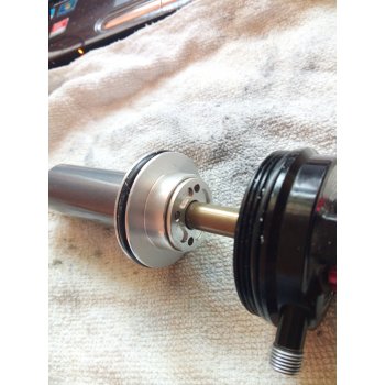 Задний амортизатор rock shox ario