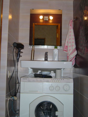 rakovina nad stiralnoj mashinoj ili