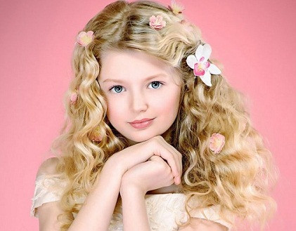 Sbor Do 22 06 Loksy 26 Sovremennye Bigudi Dlya Lyuboj Dliny Volos Super Novinki I Davno Polyubivshiesya Vam Vidy Loksov Aksessuary Dlya Sozdaniya Prichesok Cvetnye Pryadi Heagami Bun Maker Banty Rezinki I Podarochnye Nabory