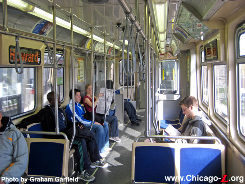 Какого числа выйдет метро. Cta 5000 series салон. поезд cta 5000 внутри. электричка метро выходит на улицу фото.