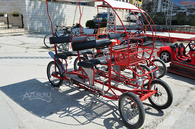 Велосипеды на набережной казань. Кремлёвская набережная казань паровозик. Кремлёвская набережная казань. Велосипеды напрокат казань. Велосипедная набережная казань.