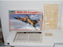 1_144 Revell MiG-23.JPG