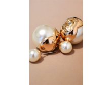 Серьги белого цвета с украшением 236, 590р.jpg