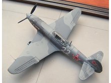 144 _ Bandai Yak-9 8.jpg