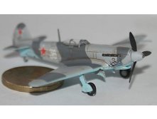 144 _ Bandai Yak-9 9b.jpg