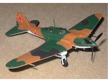 Bandai Wing Club L4 #8 IL-2 camo.jpg