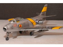 Hobby Boss F-86F-30 4.jpg