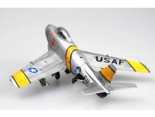 Hobby Boss F-86F-30 5.jpg