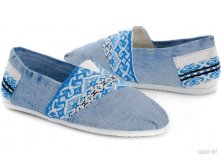16$  Las Espadrillas Ukraine Native 2014-16.jpg
