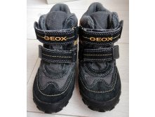 geox.  25. 900.