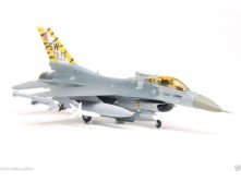 F-Toys F-16C Fighting Falcon 2.JPG