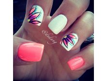 Cute-flower-girly-nails-Favim.com-1830330.jpg