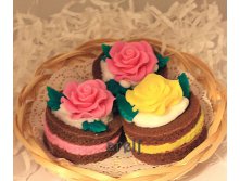 Пирожное слоеное - 130 руб.