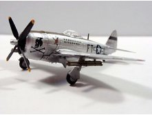 144   Bandai P-47 Silver j.jpg