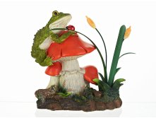 Фигурка декоративная "Жаба с божьей коровкой" 26,5*15,5*27см. (белая упаковка) Gloria Garden, Серия: Волшебный лес, Материал: Полистоун, Код: 1660053, Артикул: 1660053 1722р