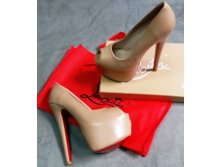 - Christian Louboutin    4 .jpg