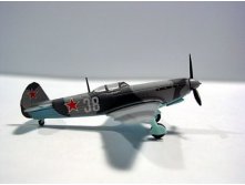 Bandai Yak-9 .jpg