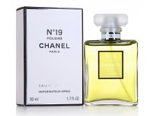 CHANEL No19 Poudre lady