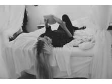 Bed-black-and-white-blackandwhite-blonde-Favim.com-1146514.jpg