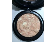   MAC Extra Dimension Skinfinish  7