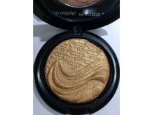   MAC Extra Dimension Skinfinish  2