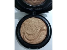   MAC Extra Dimension Skinfinish  3