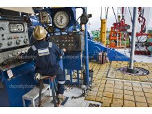 586398a9c4904 depositphotos1511456-stock-photo-driller.jpg