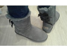 159670815-ugg ser.jpg