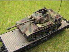 P Panther Ausf. A m. MG Kdt + driver.JPG