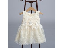  "Flower Girl" Cream 590 1(74) 3(86)