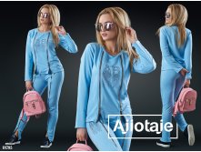 Костюм - 18785 Костюм в стиле casual декорированный змеечками. Цвет - голубой. 618 грн.(1545 руб)