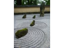 1.1274215073.japanese-rock-garden-or-karesansui1.jpg