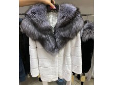 импортный бобрик с капюшоном из чернобурки белый, черный. 26.500