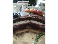 Шоколадные коржи, ягодное конфи, чизкейк