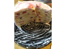 Молочная девочка: много нежных коржей на сгущенке, сливочный крем и ягоды