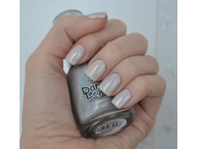 DL Top Prismatic+OPI Funny Bunny.JPG