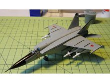 Minicraft MiG-25 3.jpg