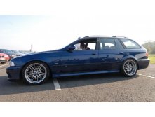 e39m5touring.jpg