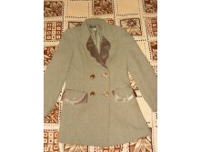 Костюм утепленныйприталенный с брюками. 44-46р. 130 руб. 